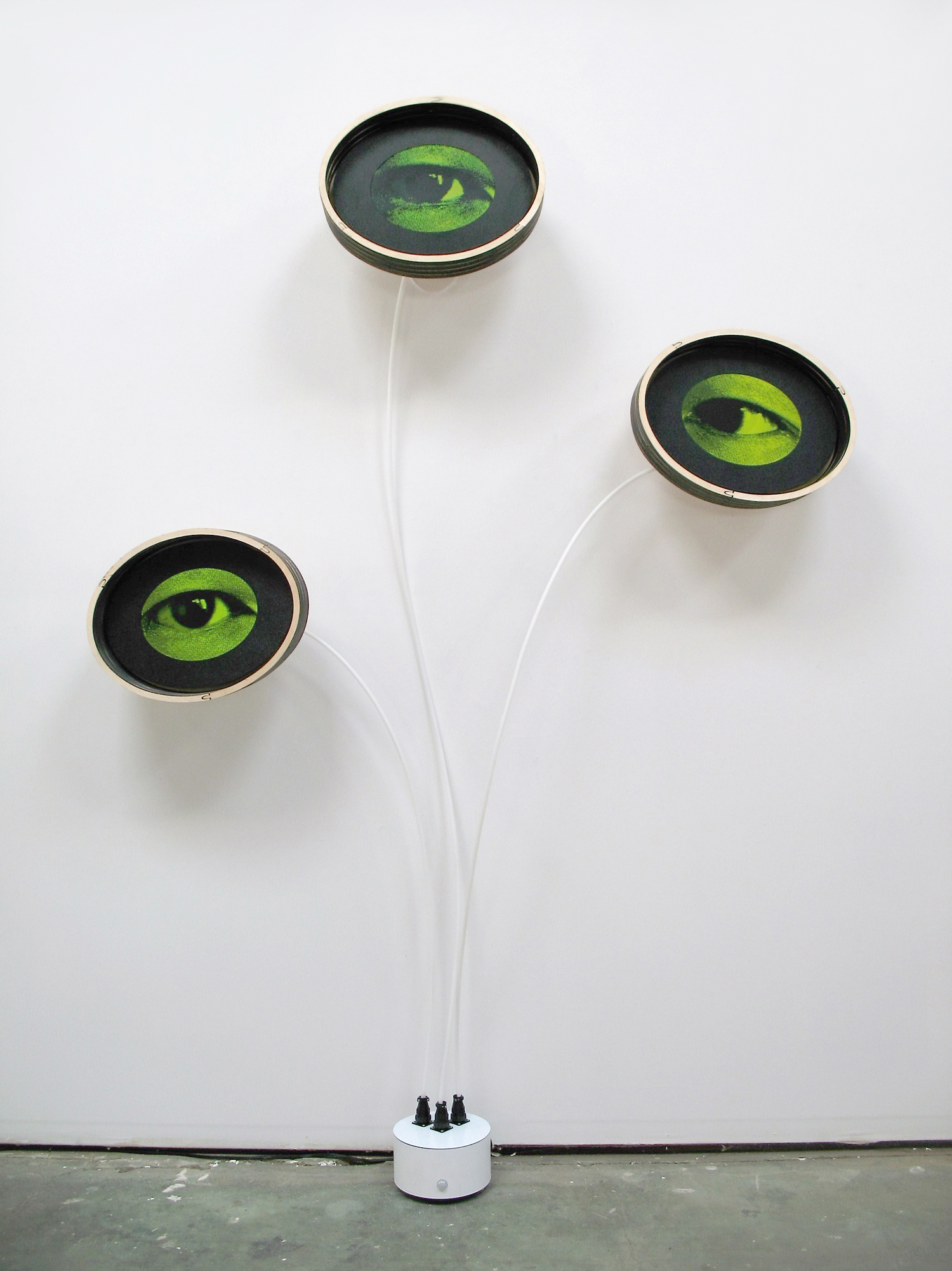 Alan Rath, Eyeris VIII, 2016. Sculpture: Birch plywood, acrylic, polyethylene, aluminum, custom electronics, LCDs, 87 x 60 x 10 inches. Courtesy of the artist and Carl Solway Gallery